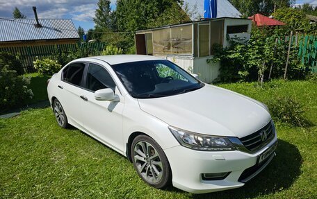 Honda Accord IX рестайлинг, 2013 год, 1 950 000 рублей, 2 фотография