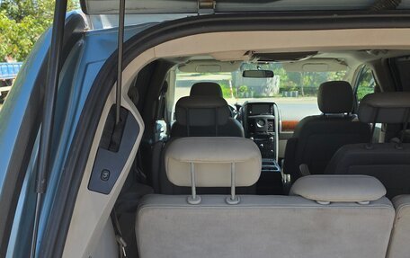 Chrysler Town & Country V рестайлинг, 2007 год, 950 000 рублей, 9 фотография