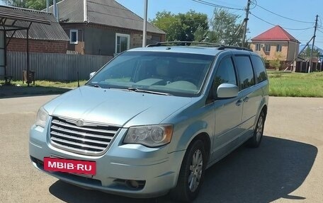 Chrysler Town & Country V рестайлинг, 2007 год, 950 000 рублей, 2 фотография
