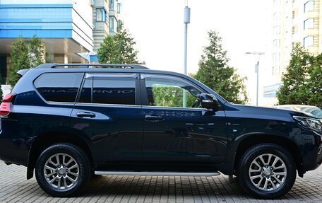 Toyota Land Cruiser Prado 150 рестайлинг 2, 2020 год, 7 000 000 рублей, 3 фотография