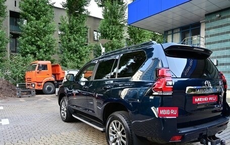 Toyota Land Cruiser Prado 150 рестайлинг 2, 2020 год, 7 000 000 рублей, 6 фотография
