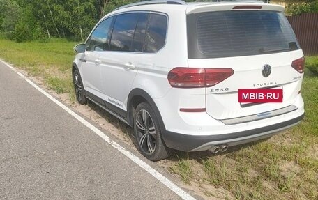 Volkswagen Touran III, 2022 год, 2 400 000 рублей, 5 фотография