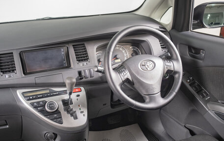 Toyota ISis I, 2011 год, 1 449 000 рублей, 10 фотография