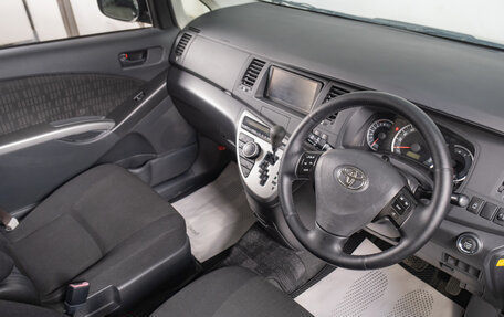 Toyota ISis I, 2011 год, 1 449 000 рублей, 9 фотография