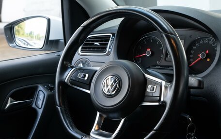 Volkswagen Polo VI (EU Market), 2019 год, 1 300 000 рублей, 18 фотография