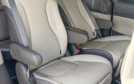 KIA Carnival, 2023 год, 6 000 000 рублей, 10 фотография
