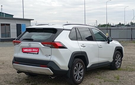 Toyota RAV4, 2023 год, 3 950 000 рублей, 3 фотография