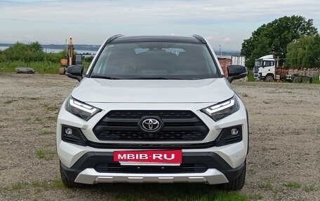 Toyota RAV4, 2023 год, 3 950 000 рублей, 5 фотография