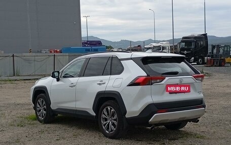 Toyota RAV4, 2023 год, 3 950 000 рублей, 4 фотография