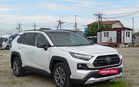 Toyota RAV4, 2023 год, 3 950 000 рублей, 2 фотография