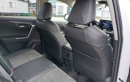 Toyota RAV4, 2023 год, 3 950 000 рублей, 23 фотография