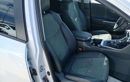 Toyota RAV4, 2023 год, 3 950 000 рублей, 26 фотография