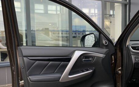 Mitsubishi Pajero Sport III рестайлинг, 2020 год, 3 599 000 рублей, 19 фотография