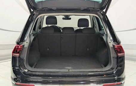 Volkswagen Tiguan II, 2019 год, 2 865 000 рублей, 9 фотография