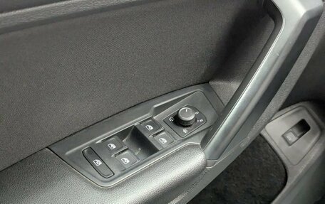 Volkswagen Tiguan II, 2019 год, 2 865 000 рублей, 17 фотография