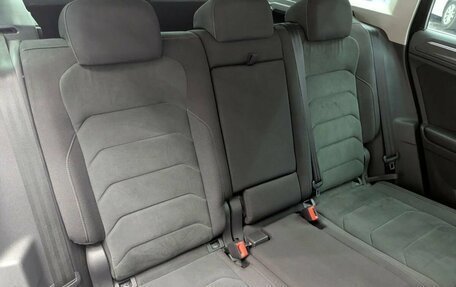 Volkswagen Tiguan II, 2019 год, 2 865 000 рублей, 18 фотография