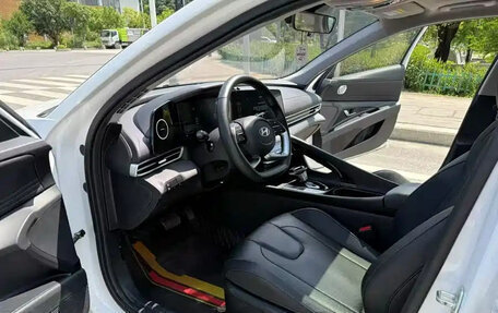 Hyundai Elantra, 2023 год, 1 456 470 рублей, 6 фотография