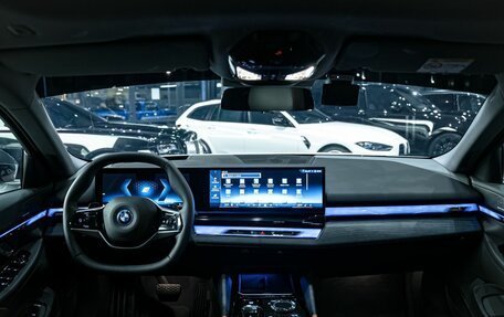 BMW 5 серия, 2025 год, 7 990 000 рублей, 14 фотография