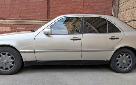 Mercedes-Benz C-Класс, 1994 год, 250 000 рублей, 4 фотография