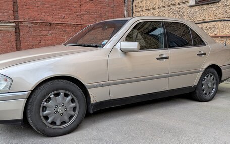 Mercedes-Benz C-Класс, 1994 год, 250 000 рублей, 3 фотография