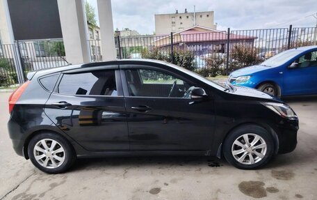 Hyundai Solaris II рестайлинг, 2011 год, 835 000 рублей, 3 фотография