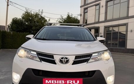 Toyota RAV4, 2014 год, 2 170 000 рублей, 2 фотография