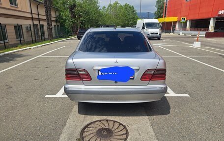 Mercedes-Benz E-Класс, 2000 год, 560 000 рублей, 5 фотография