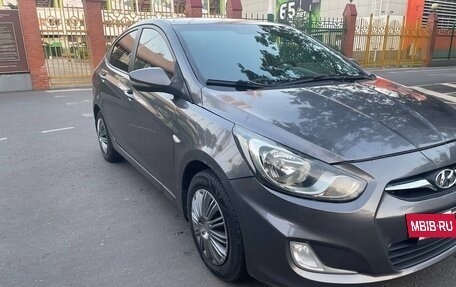 Hyundai Solaris II рестайлинг, 2011 год, 480 000 рублей, 2 фотография