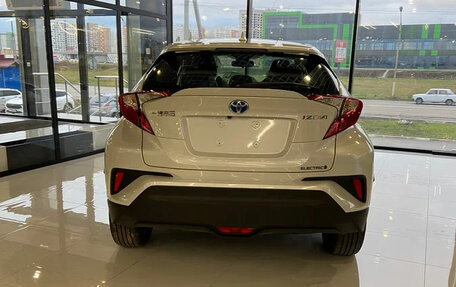 Toyota C-HR I рестайлинг, 2022 год, 2 650 000 рублей, 5 фотография