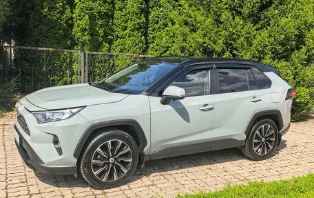 Toyota RAV4, 2020 год, 3 350 000 рублей, 4 фотография