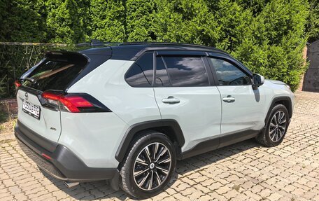 Toyota RAV4, 2020 год, 3 350 000 рублей, 10 фотография