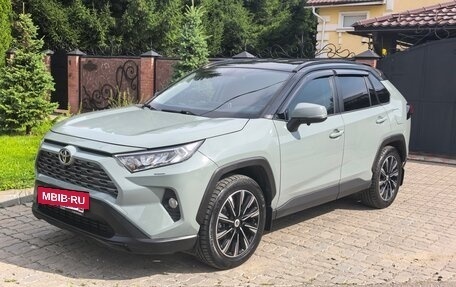 Toyota RAV4, 2020 год, 3 350 000 рублей, 3 фотография