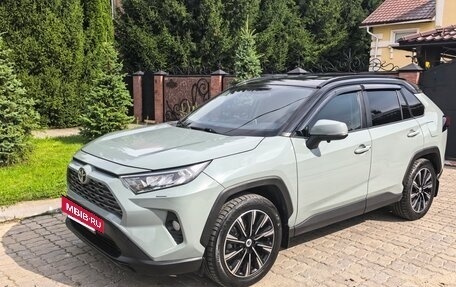 Toyota RAV4, 2020 год, 3 350 000 рублей, 2 фотография