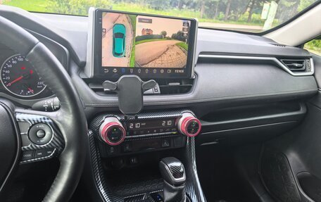 Toyota RAV4, 2020 год, 3 350 000 рублей, 28 фотография
