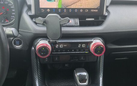 Toyota RAV4, 2020 год, 3 350 000 рублей, 30 фотография