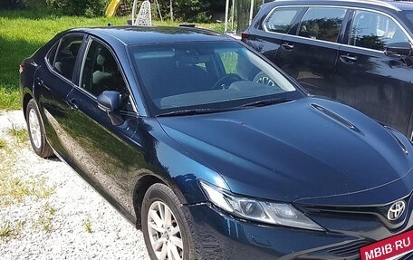 Toyota Camry, 2018 год, 2 200 000 рублей, 2 фотография