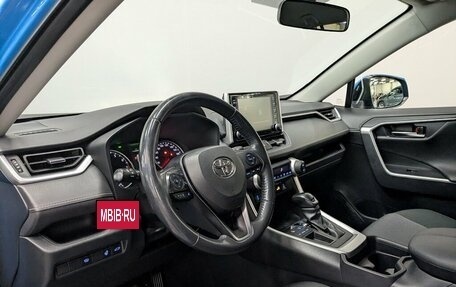 Toyota RAV4, 2019 год, 2 525 000 рублей, 2 фотография