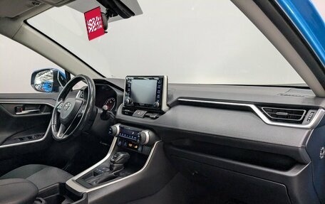 Toyota RAV4, 2019 год, 2 525 000 рублей, 16 фотография
