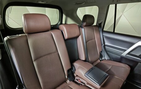 Toyota Land Cruiser Prado 150 рестайлинг 2, 2019 год, 5 299 000 рублей, 16 фотография