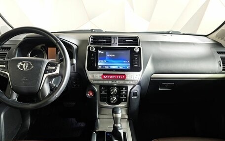 Toyota Land Cruiser Prado 150 рестайлинг 2, 2019 год, 5 299 000 рублей, 14 фотография
