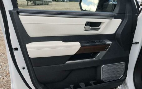 Toyota Sequoia, 2024 год, 13 633 350 рублей, 9 фотография