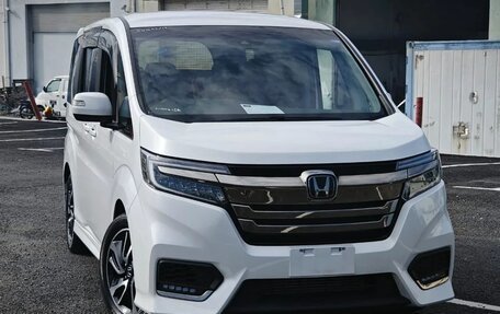 Honda Stepwgn IV, 2018 год, 1 610 000 рублей, 2 фотография