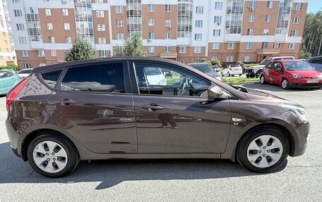 Hyundai Solaris II рестайлинг, 2015 год, 880 000 рублей, 4 фотография