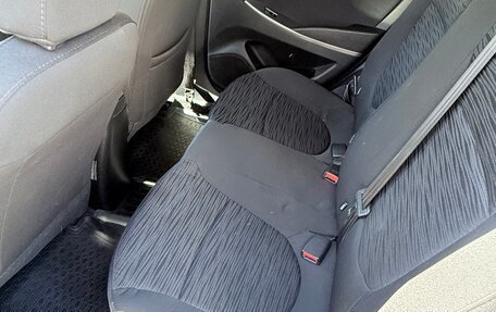 Hyundai Solaris II рестайлинг, 2015 год, 880 000 рублей, 23 фотография