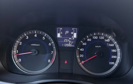 Hyundai Solaris II рестайлинг, 2015 год, 880 000 рублей, 26 фотография
