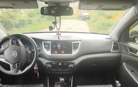Hyundai Tucson III, 2016 год, 2 000 000 рублей, 10 фотография