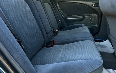 Toyota Avensis III рестайлинг, 2002 год, 375 000 рублей, 12 фотография