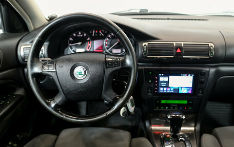Skoda Superb III рестайлинг, 2007 год, 600 000 рублей, 19 фотография