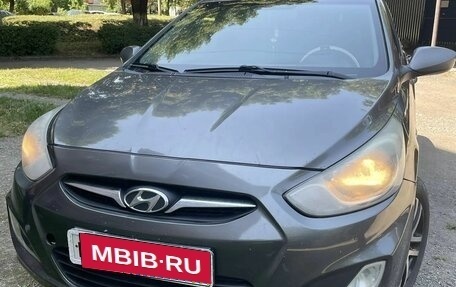 Hyundai Solaris II рестайлинг, 2011 год, 630 000 рублей, 1 фотография