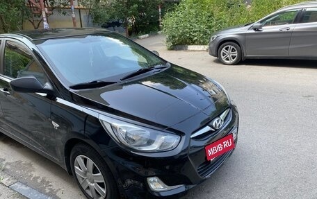 Hyundai Solaris II рестайлинг, 2011 год, 720 000 рублей, 2 фотография